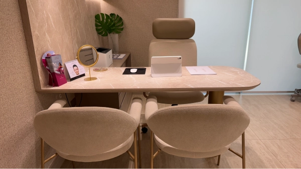 dra-livia-scarabel-dermatologista-em-campo-grande-ms-consultorio- (2)