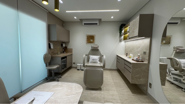 dra-livia-scarabel-dermatologista-em-campo-grande-ms-consultorio- (4)